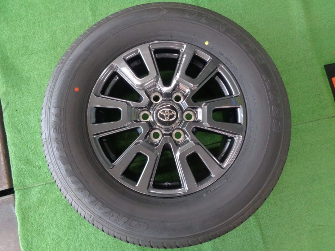 新車外し ランドクルーザー 250系 純正 18インチ 265/65R18 ダンロップ