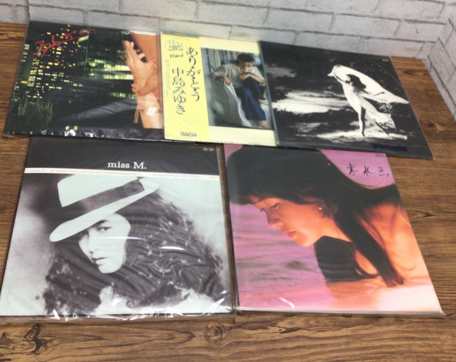 中島みゆき LPレコード 2枚まとめて 7003 【LPレコード15枚セット】中島みゆき 帯付きあり 名盤多数
