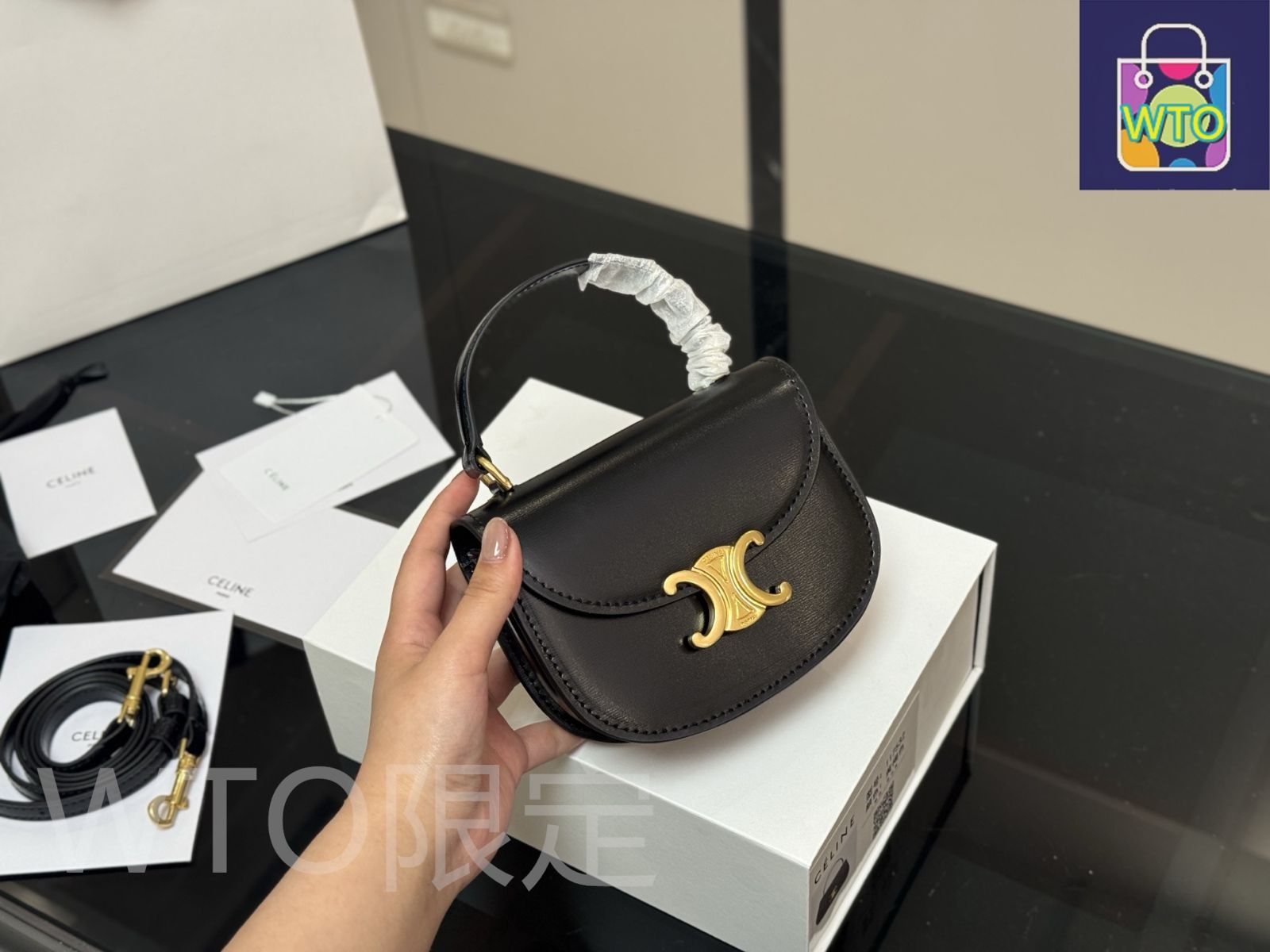 【すぐ届く/定番トリオンフ柄♪】CELINE ハンドバッグ お洒落 210.jpg