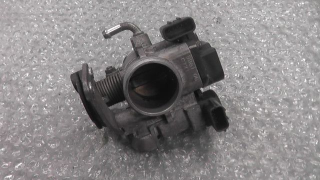 トリシティ125 型式SE82J トリシティ125 SEC1J-002xxx の スロットル