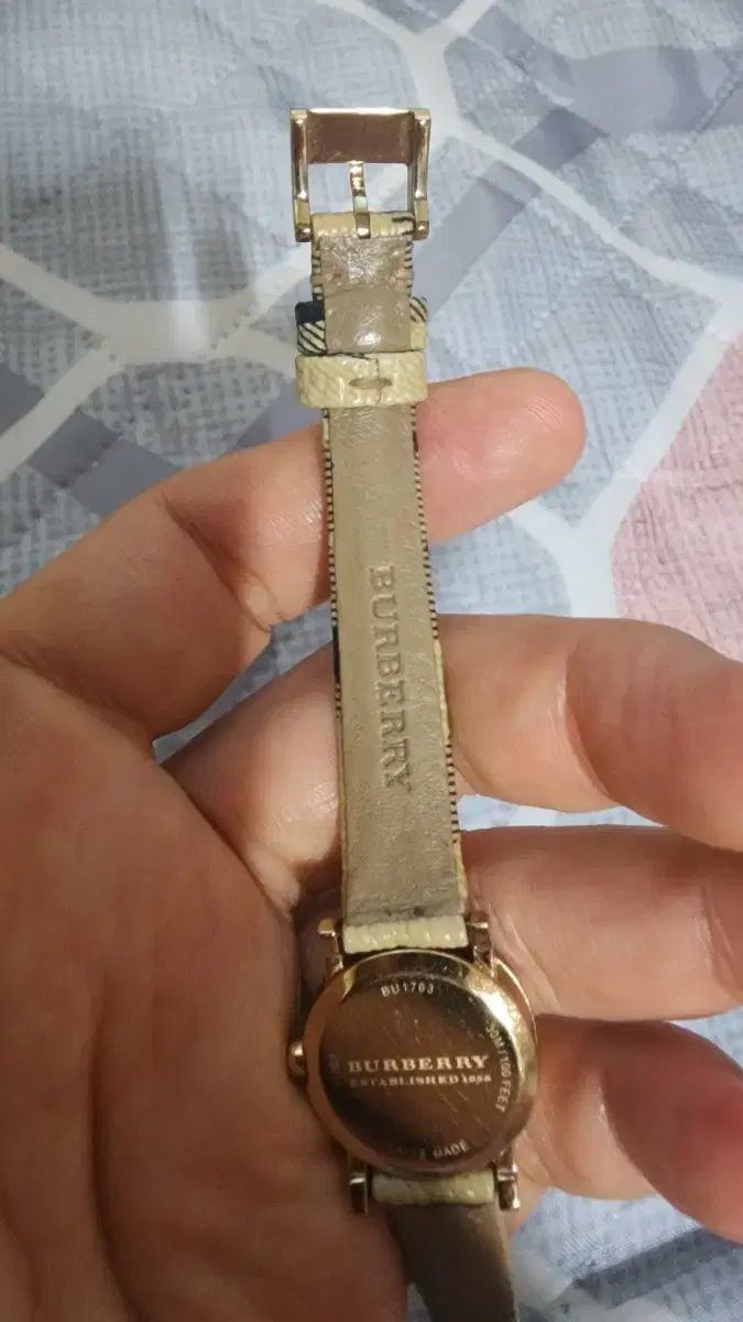 【可動品】バーバリー　ソーラー腕時計　レディース　BURBERRY 61U+HQAH5nL._SY350_QL30_.jpg