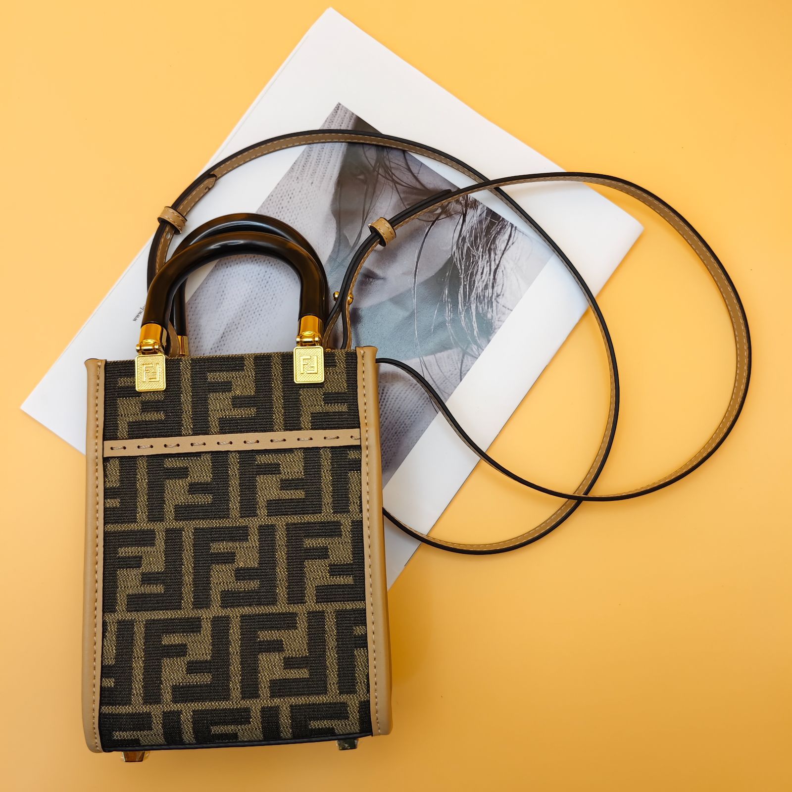 FENDI フエンデイスモールショルダーバッグハンドバッグ - メルカリ