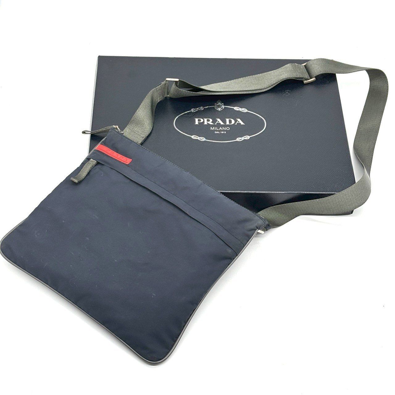 テック映え軽やか】 PRADA プラダスポーツ ショルダーバッグ 