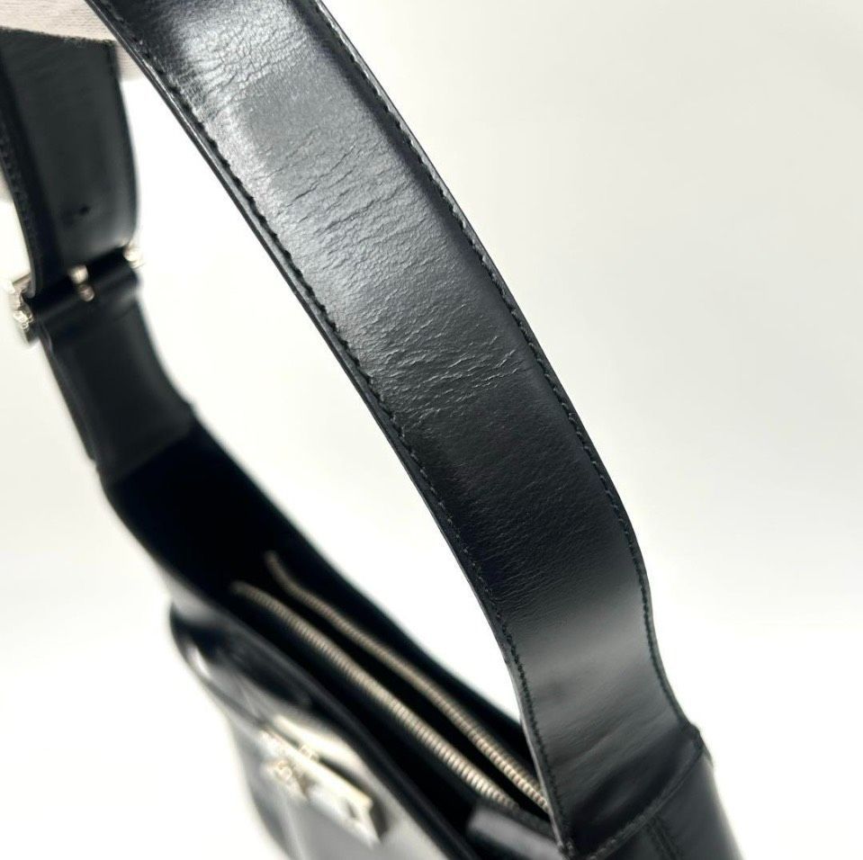 レザー ワンショルダーバッグ