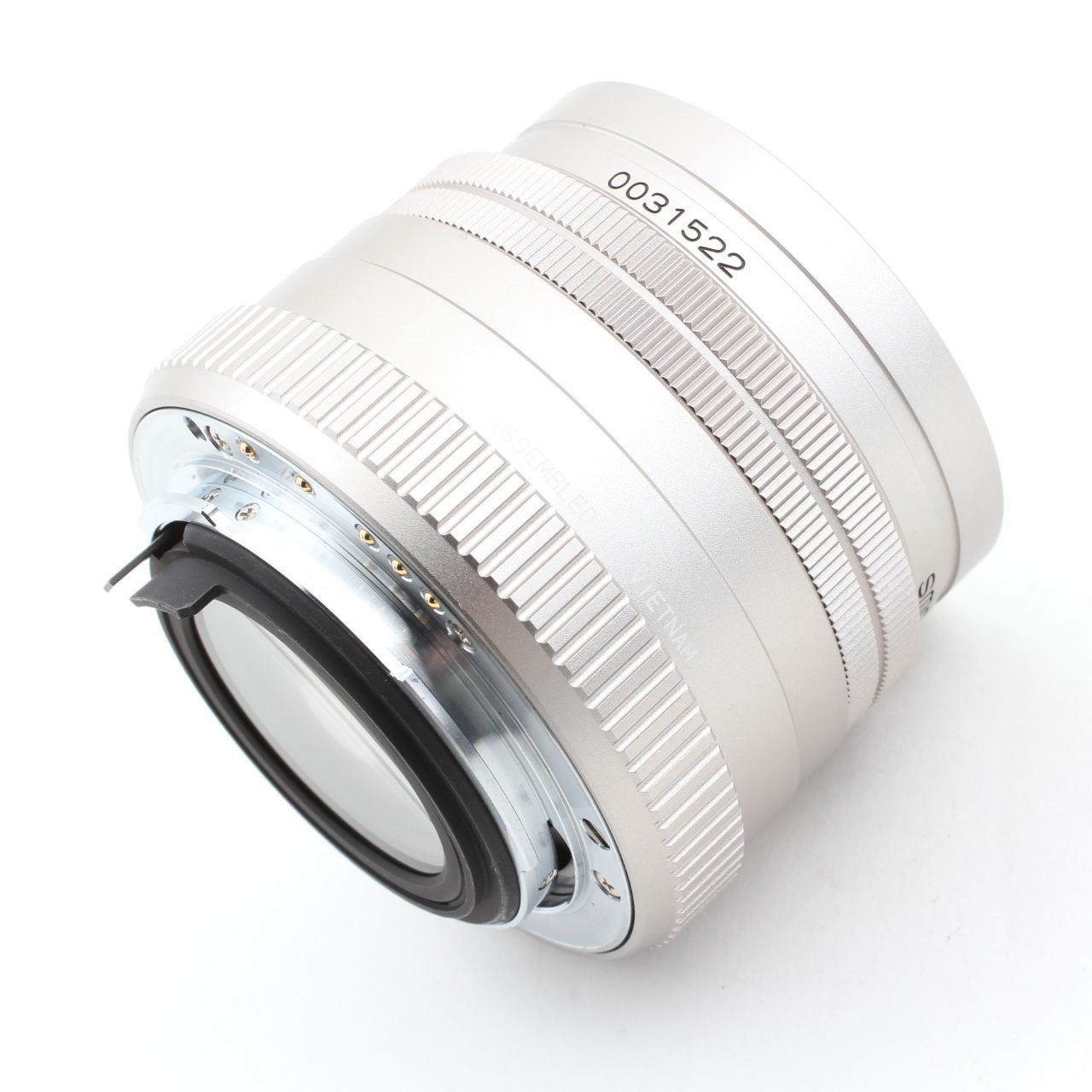77mm F1.8