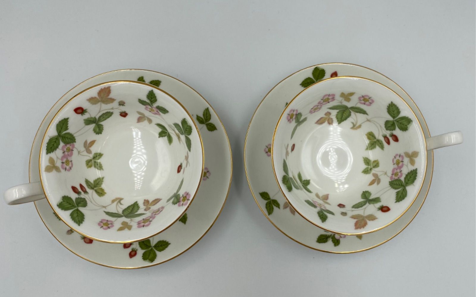 注文 ウェッジウッド ワイルドストロベリー カップ&ソーサー&プレート