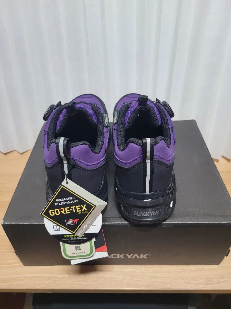 BLACK YAK(ブラックヤク) 343 弧 GORE-TEX(ゴアテックス) 265