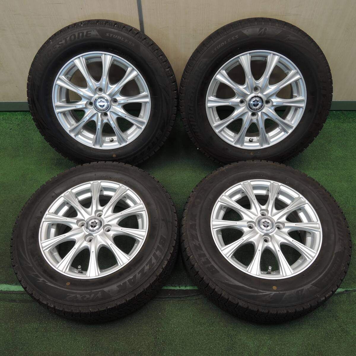 バリ溝 23年 キレイ ほぼ10分 スタッドレス 175|70R14 ブリヂストン ブリザック VRX2 JOKER PCD100|4H 4031505NJス
