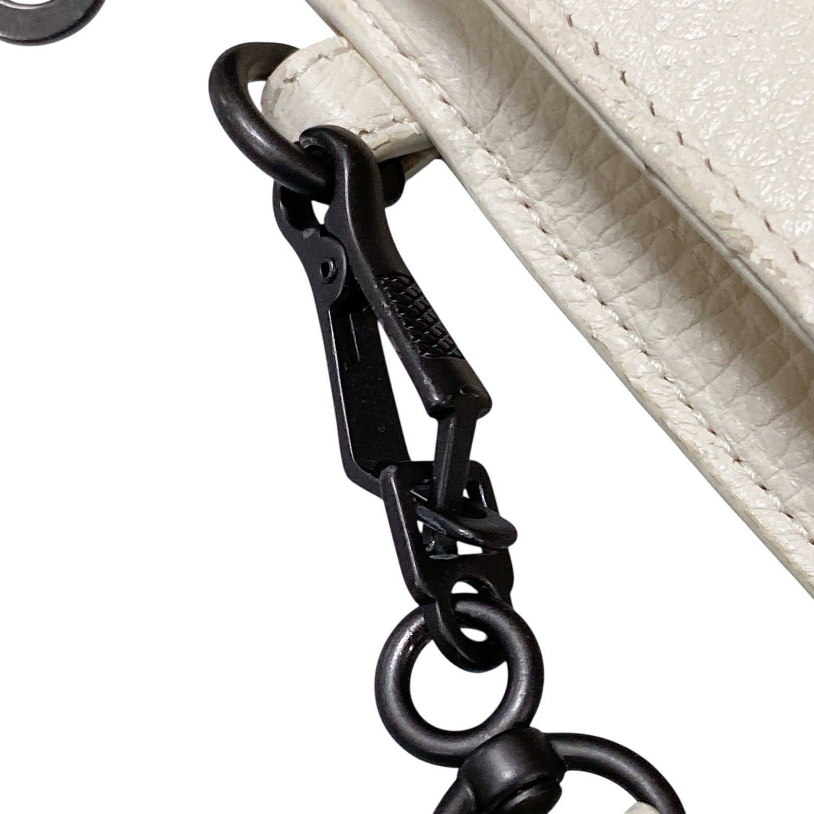 ホワイト レザー