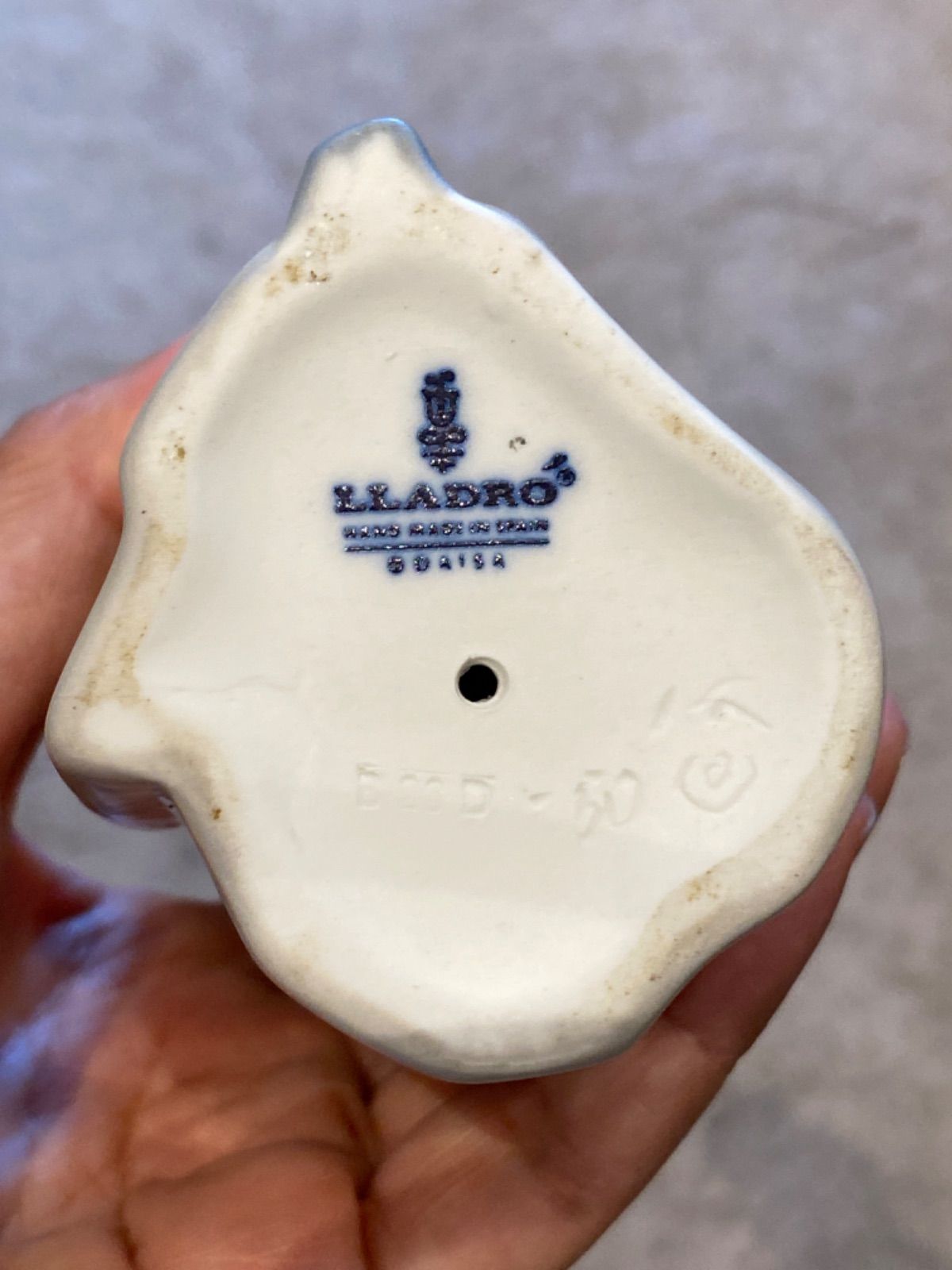 リヤドロ製LLADRO「子羊を抱く少女」陶器人形スペイン製 No.49 送料無料 リヤドロ ヤギを抱く少女 LLADRO フィギュリン