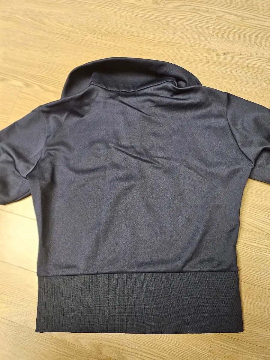 女性用ゴルフ半袖シャツ