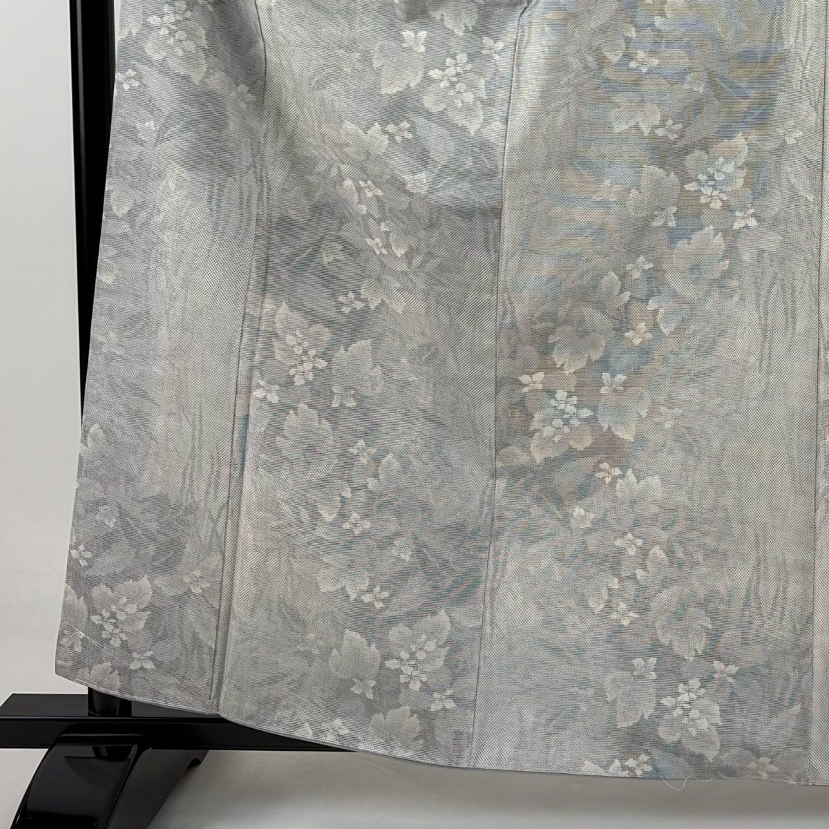 大島紬 身丈162cm 裄丈64cm M 袷 名匠たかし しろたえ紬 証紙 草花 灰色 正絹