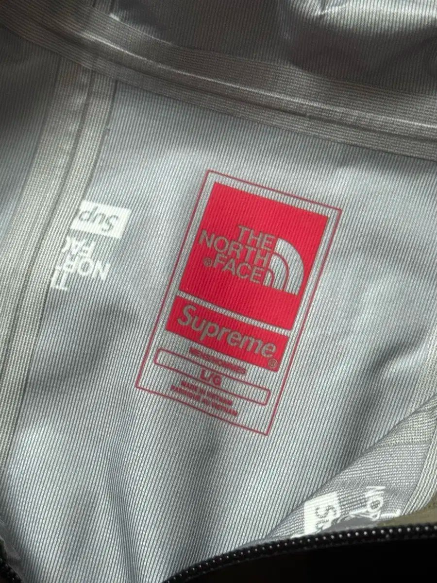 THE NORTH FACE Supreme シュプリーム ウィンドブレーカー
