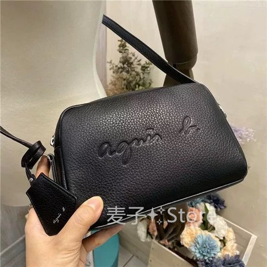 新品 大人気 アニエスベー ショルダーバッグ agnes b. エンボス