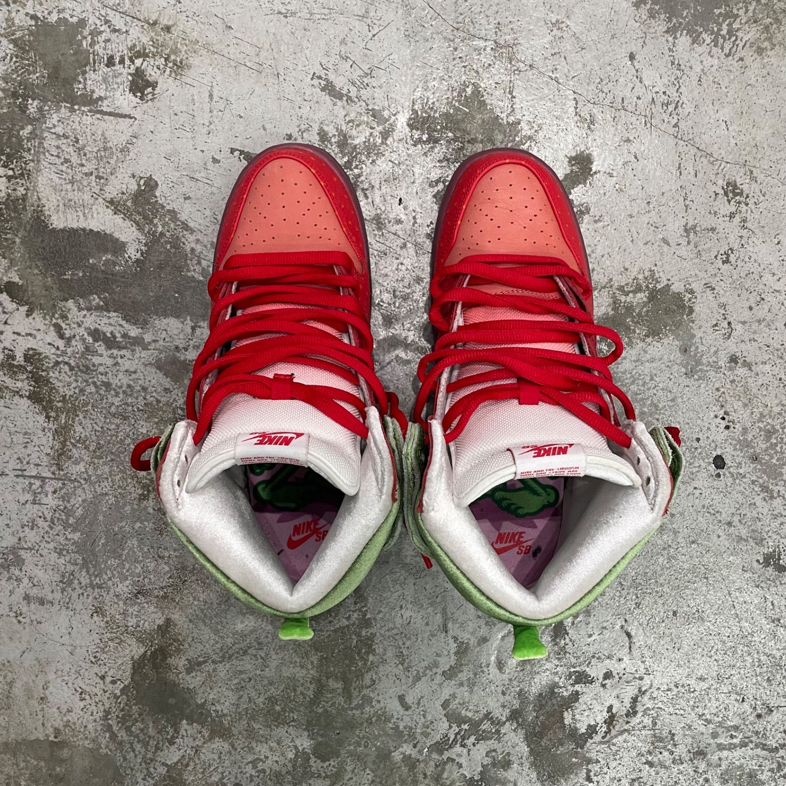 NIKE SB Dunk High Strawberry Cough ストロベリーコ ダンク
