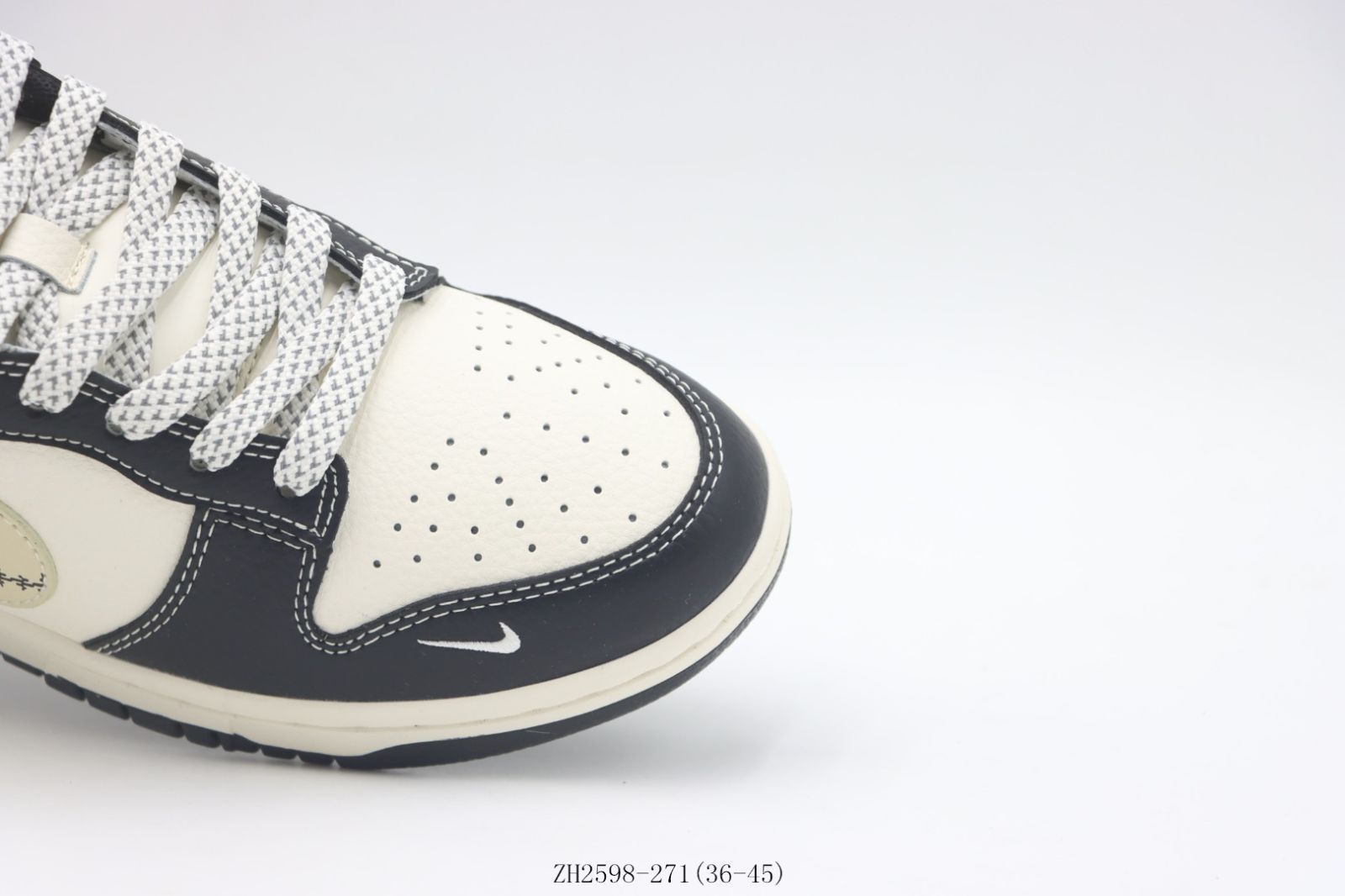今日特価】ナイキ NIKE スニーカー ブラックホワイト Stussy