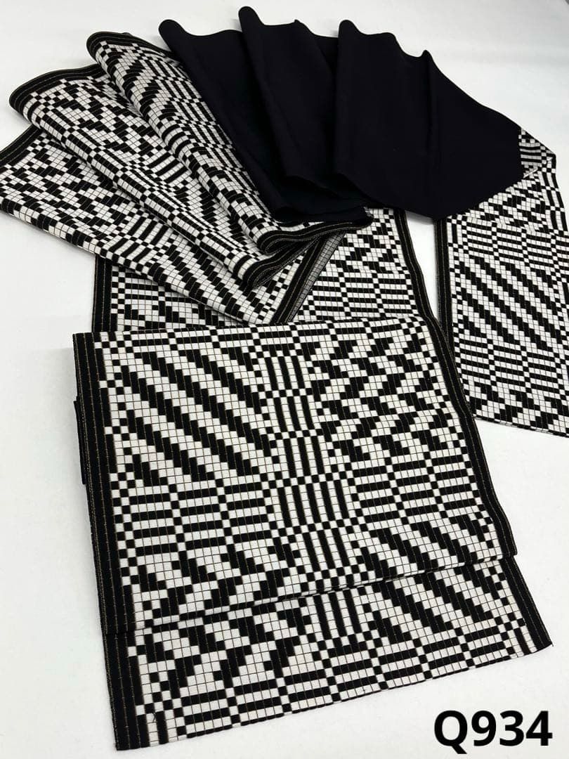 モダン モザイクタイル調 八寸名古屋帯 松葉仕立て モノトーン 金糸 正絹 Q934