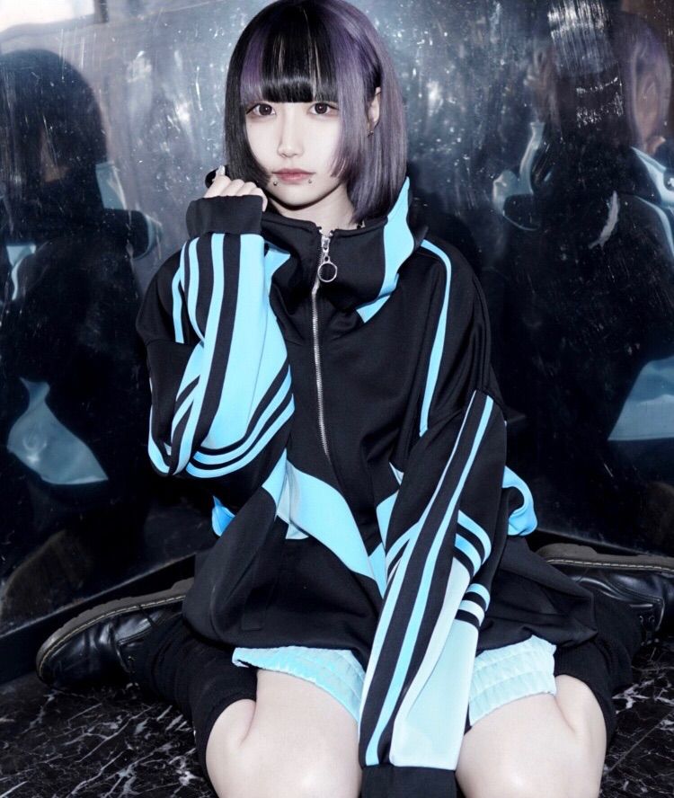 レフレム BIG切替ハーフスリーブジャージパーカー 水色 激安通販専門店 レフレム BIG切替ハーフスリーブジャージパーカー 水色 激安通販専門店