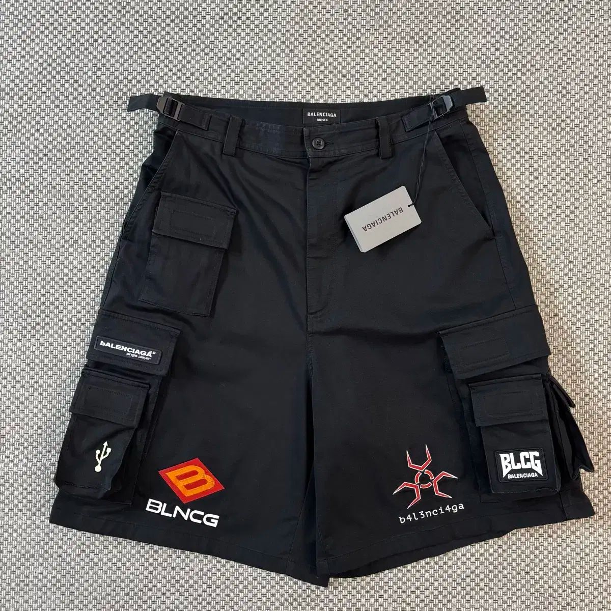 バレンシアガ　BALENCIAGA ハーフパンツ 46 BALENCIAGA(バレンシアガ) ゲーマー カーゴ ハーフパンツ