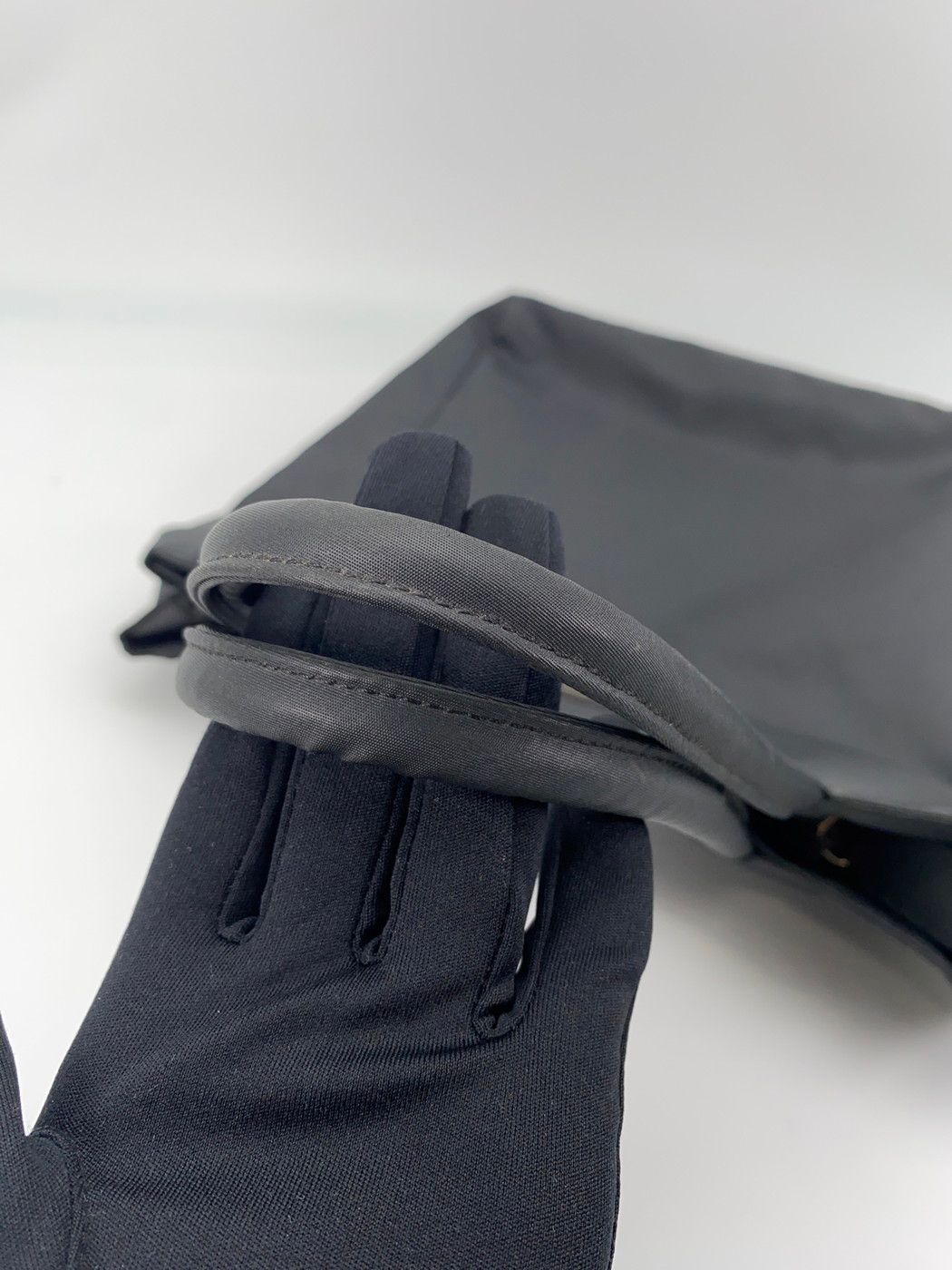 PRADA テスート トートバッグ シルバー金具 ナイロン B6244 9235 PRADA プラダ テスート 三角ロゴプレート トートバッグ シルバー