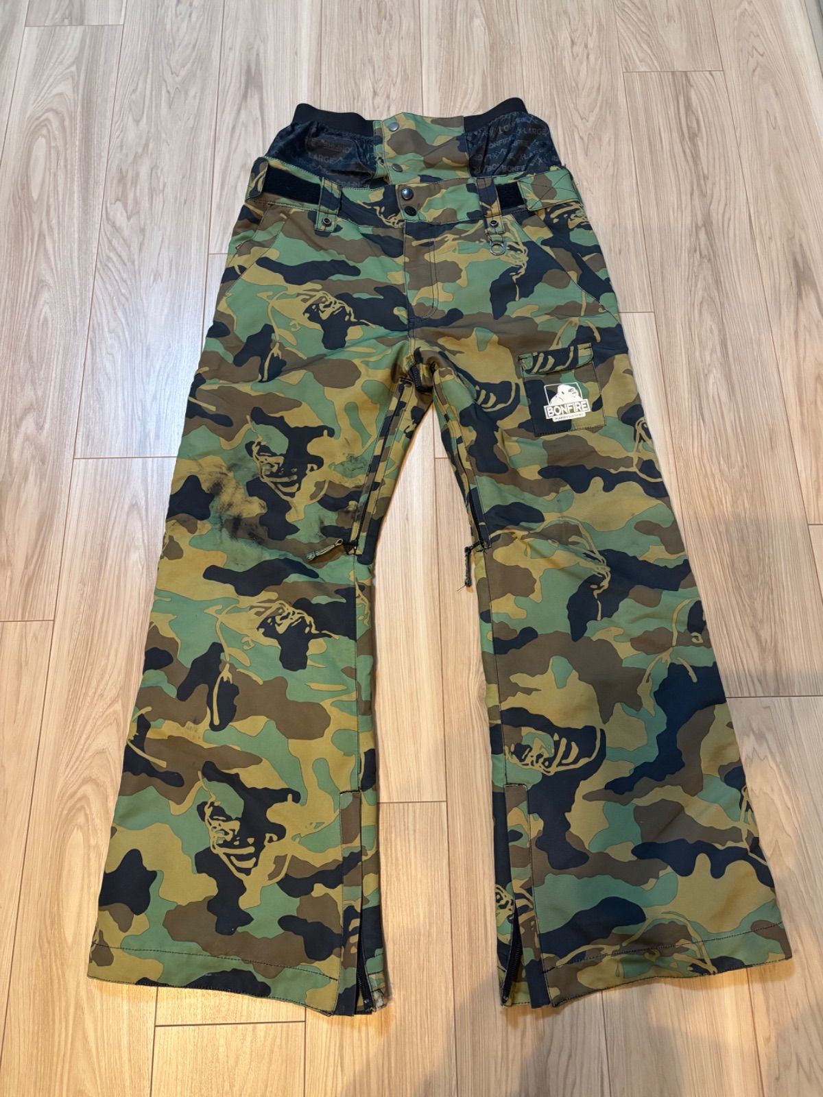 エクストララージ XLARGE BONFIRE 上下セット スノージャケット ウェア