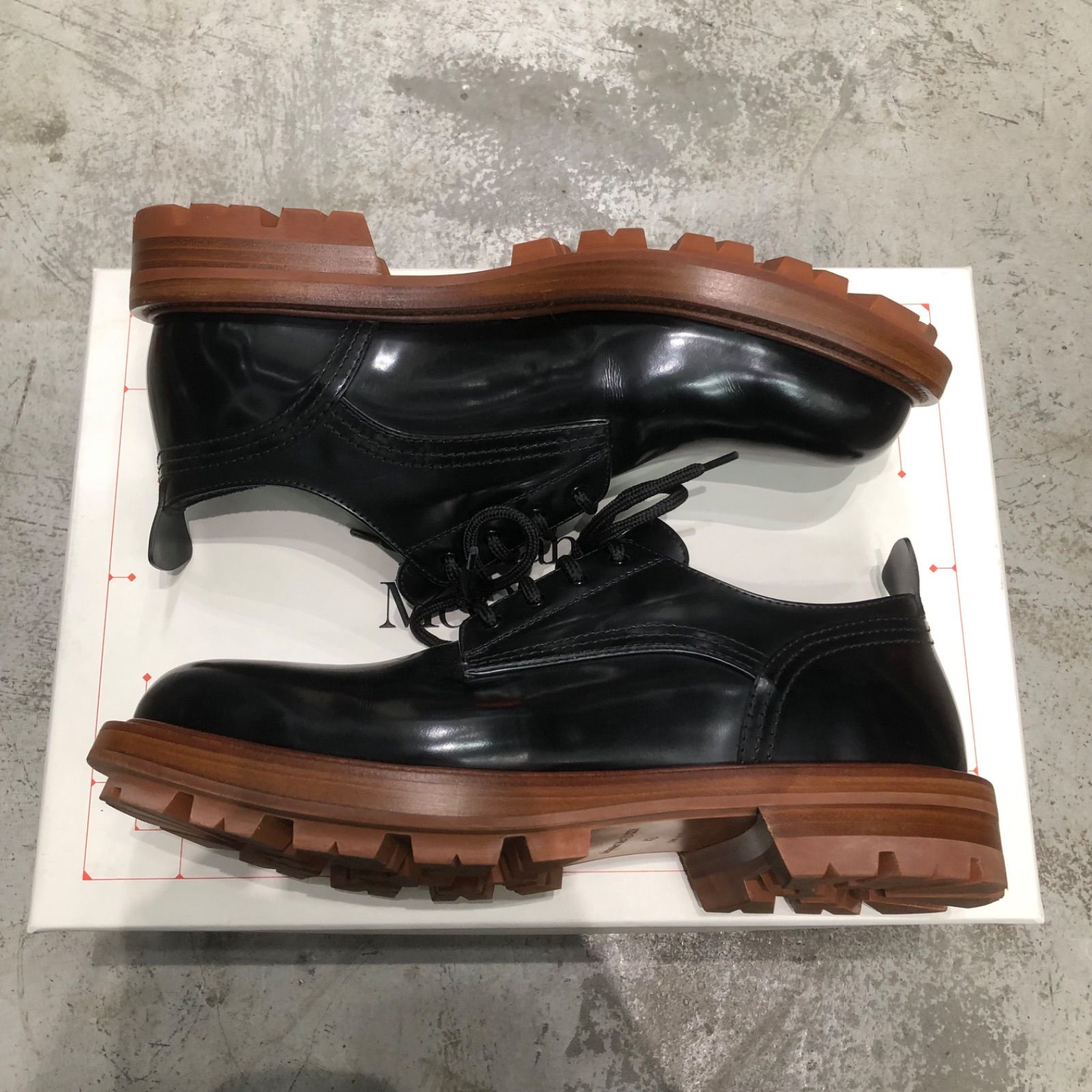 ALEXANDER MCQUEEN シャイニーダービー オックスフォード シューズ