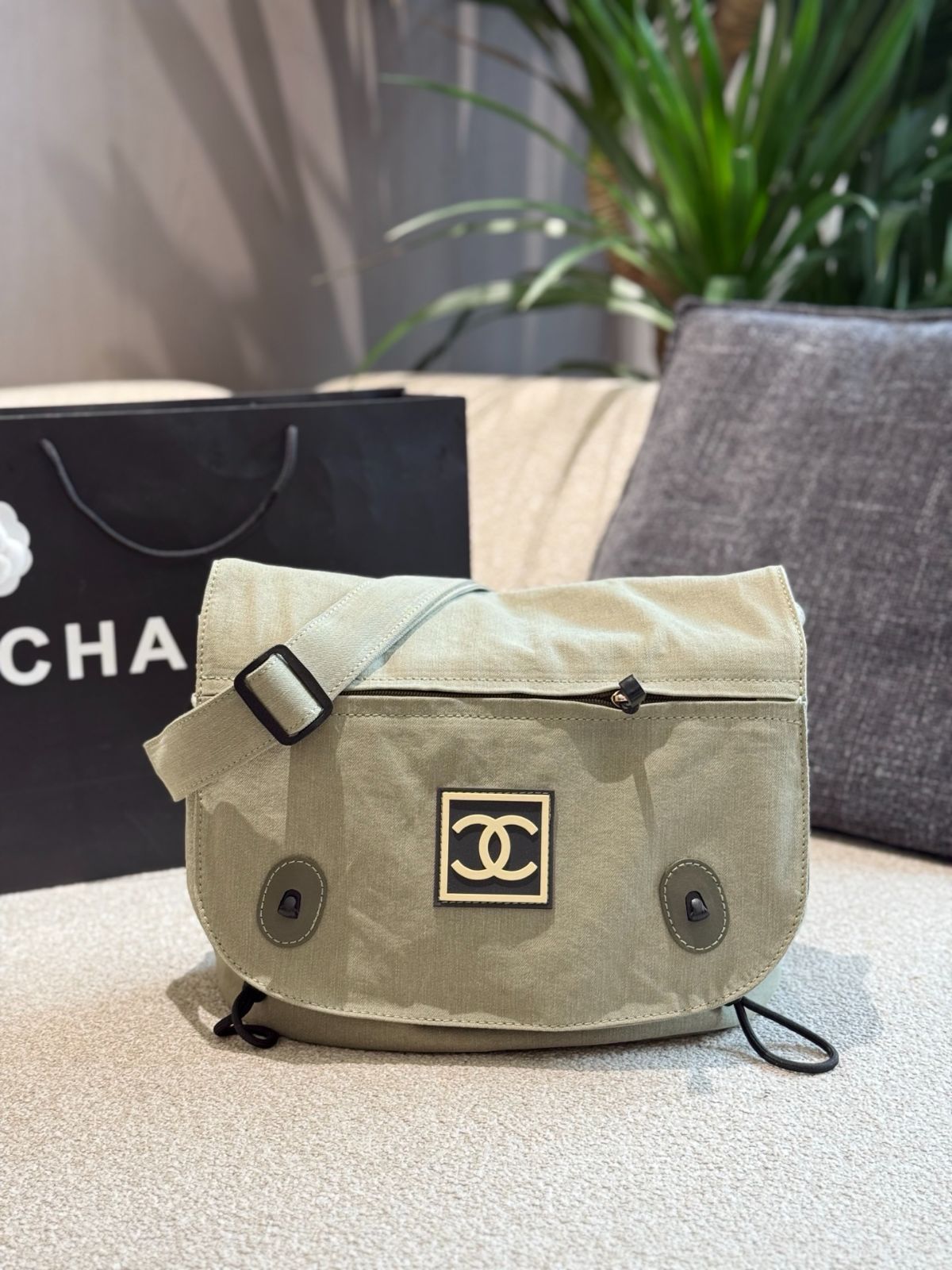 【Chanel】シャネル★crossbody bag★クロスボディバッグ 今日特価】Chanel Crossbody Bag / シャネル クロスボディ