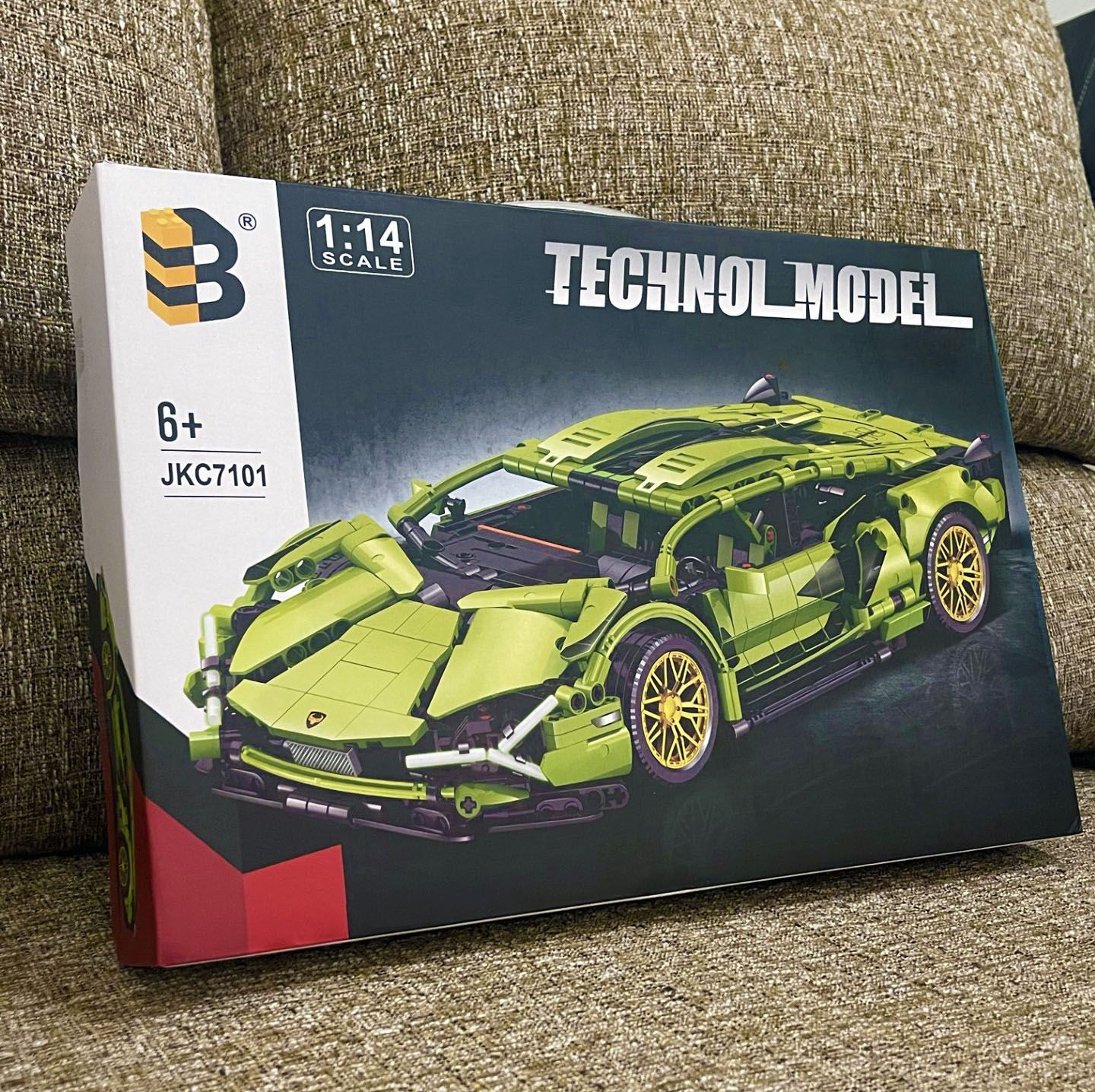 ランボルギーニ スポーツカー 2台セット Amazon.co.jp: Narwhals 1：8 スポーツカー 4290pcs
