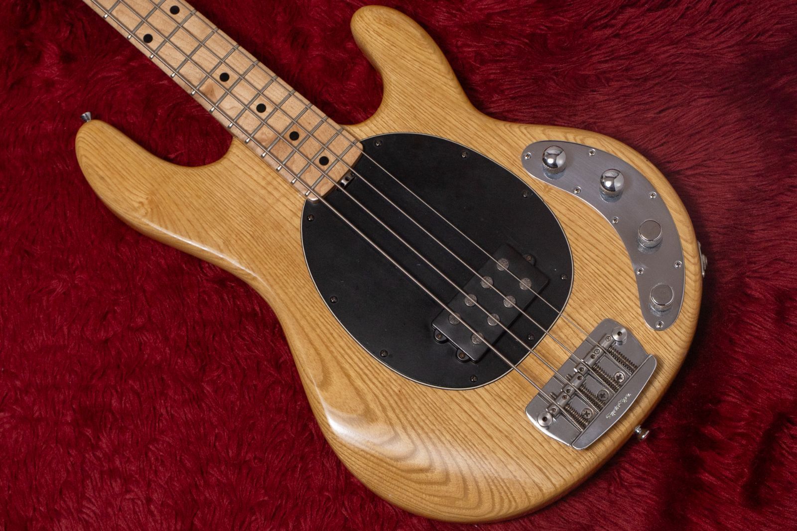 used Ernie Ball Music Man | StingRay 3EQ NAT 2001 4.600kg E24720 GIB横浜