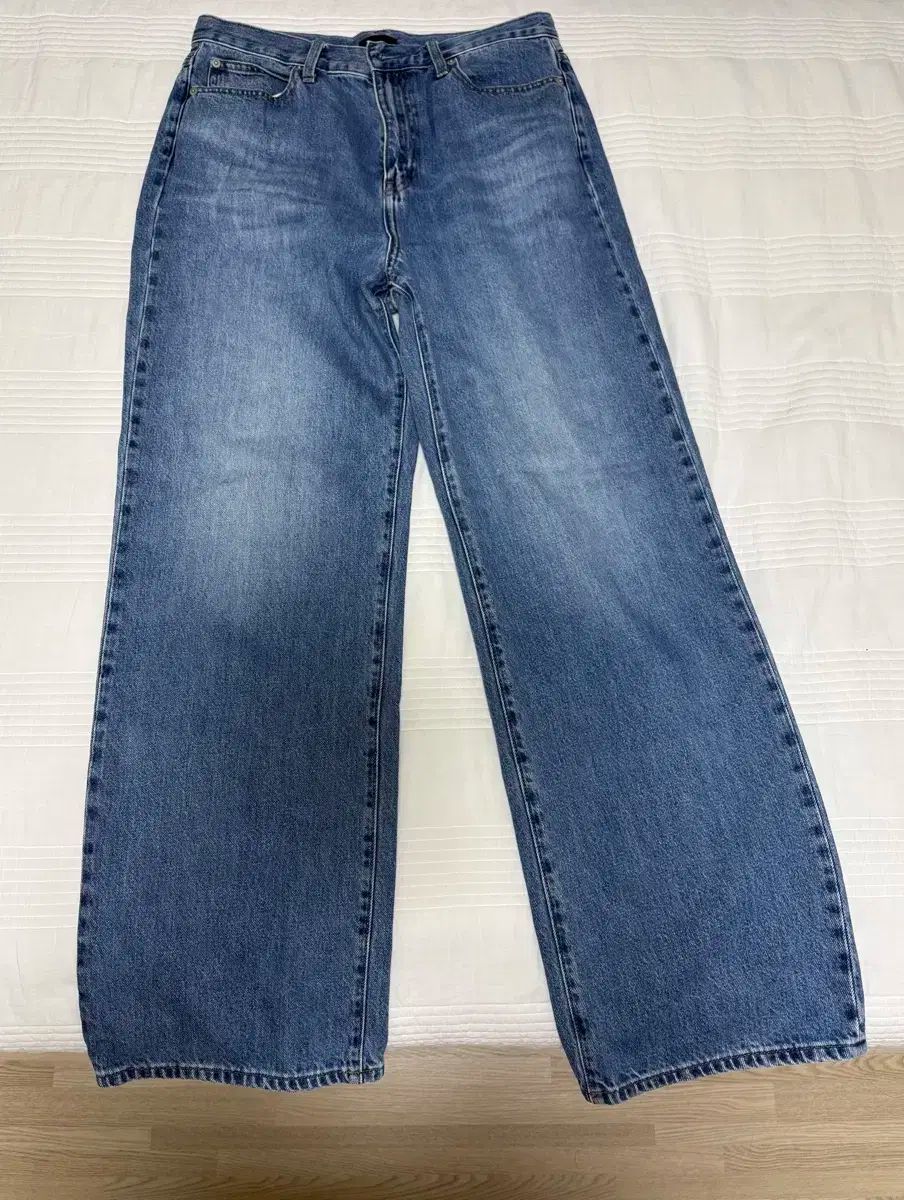 TOTEME トーテム ツイストシーム ボタンフライ デニムパンツ ジーンズ  