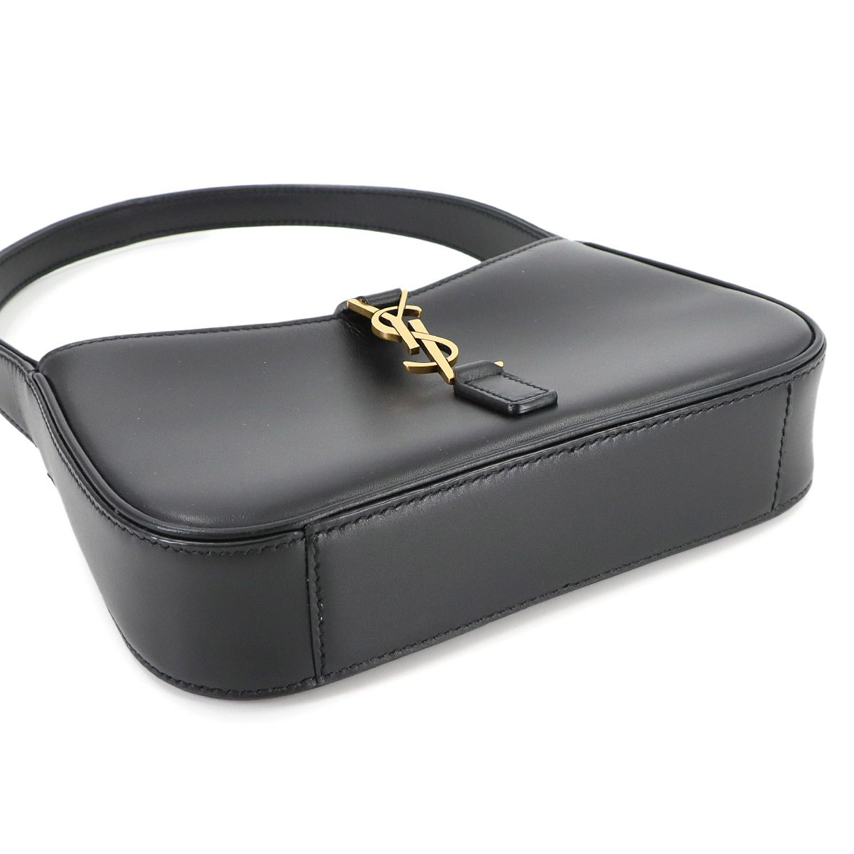 ☆送料関税込☆SAINT LAURENT カサンドラ レザー ボディバッグ☆ SAINT LAURENT サンローラン ボディバッグ CLAUDIUS 590076