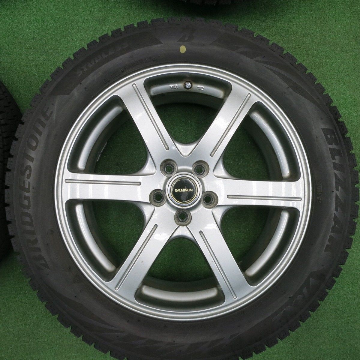 215/55R17 国産 スタッドレス 溝有 オデッセイ ヴェゼル エスティマ等