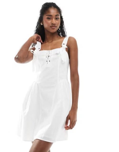 【送料無料】 ミスセルフフリッジ レディース ワンピース トップス  strappy corset mini dress in white White