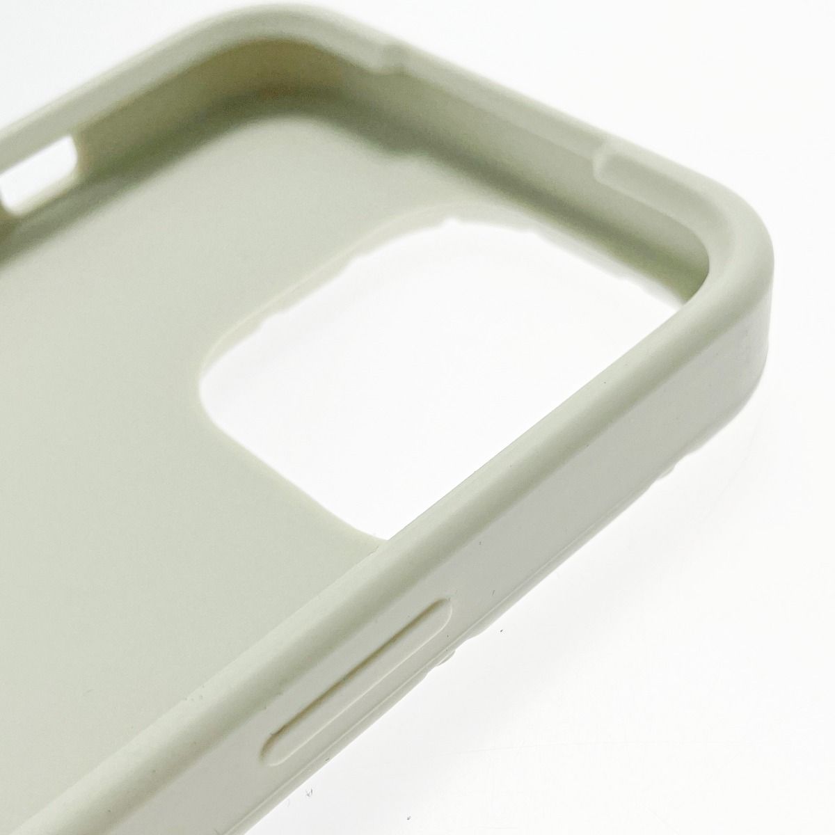 BOTTEGA VENETA ボッテガヴェネタ イントレチャート アイボリー iPhone