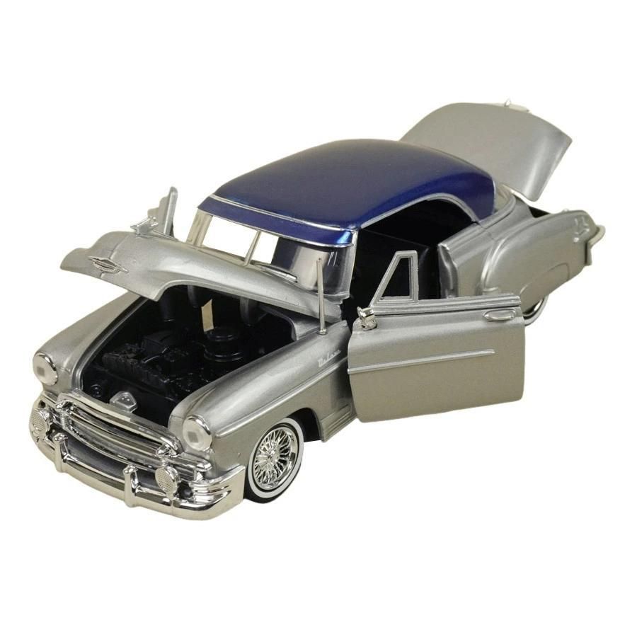 モーターマックス 1957 シェビー ベルエア ローライダー 1/24