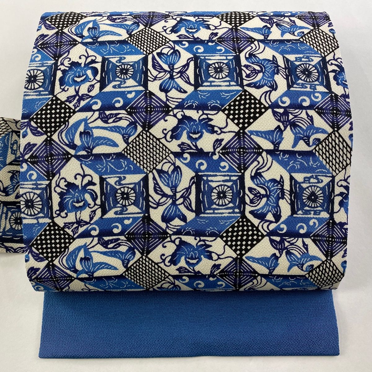 名古屋帯 城間栄順 落款 草花 菱 縮緬 青 正絹