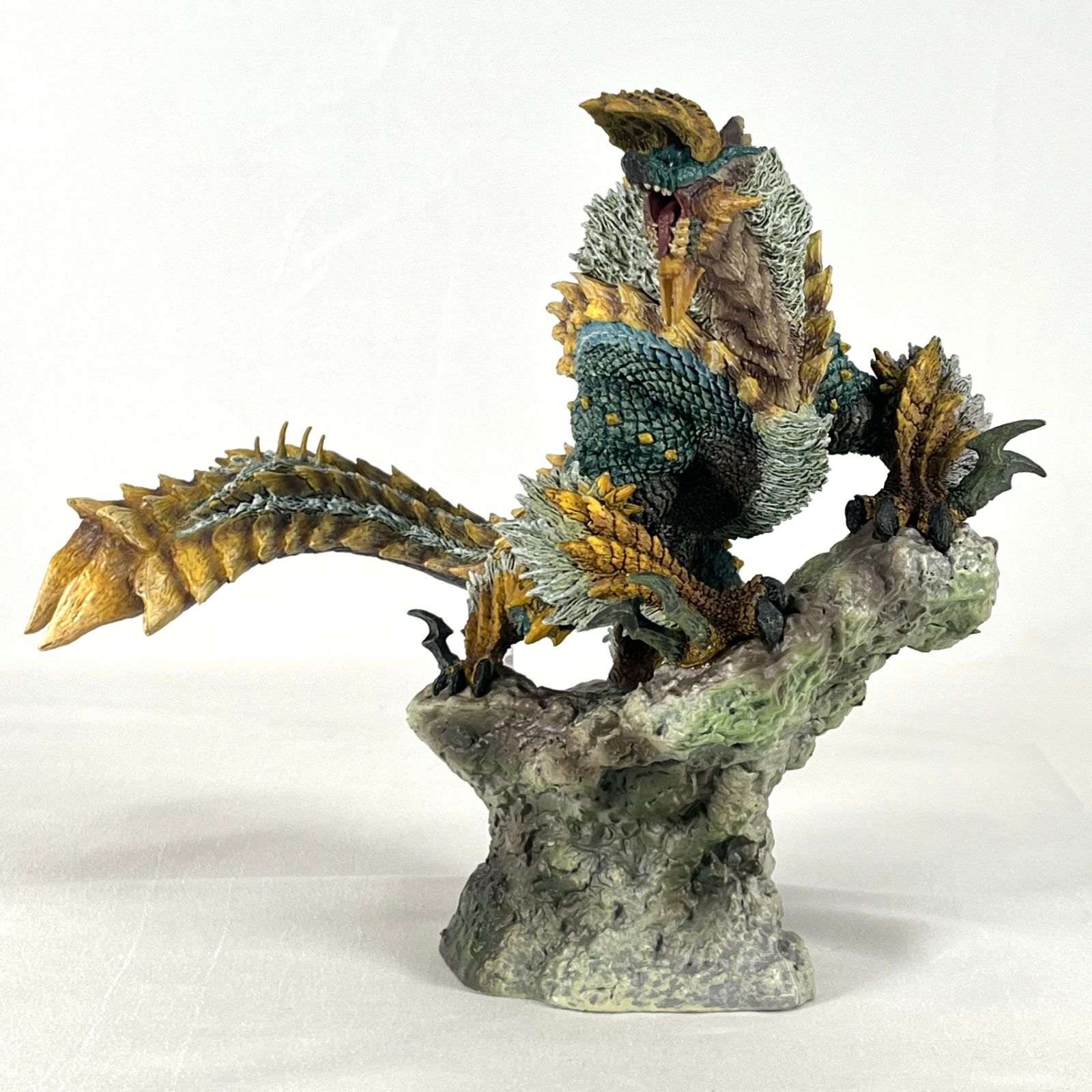 雷狼竜ジンオウガ 【復刻版】 カプコンフィギュアビルダー クリエイターズモデル 雷狼竜