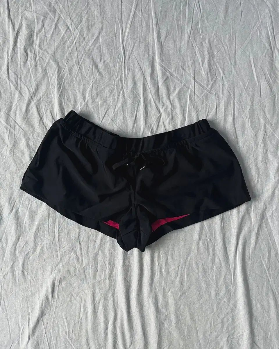 ショートパンツ