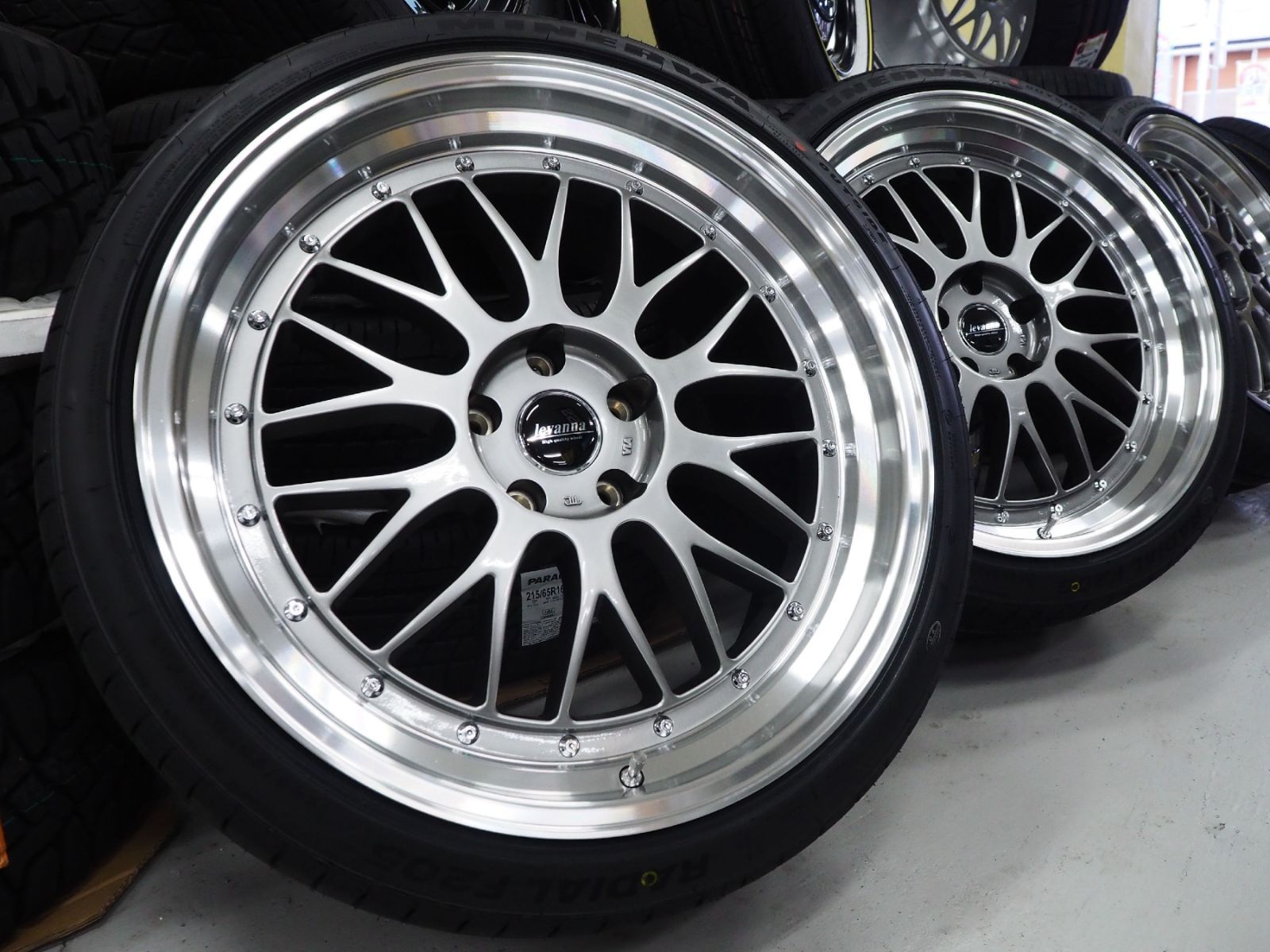アルファード　ヴェルファイア　20インチ　タイヤ　ホイール　9J 114.3 TOYO TIRES 20系 アルファード ヴェルファイア タイヤホイール