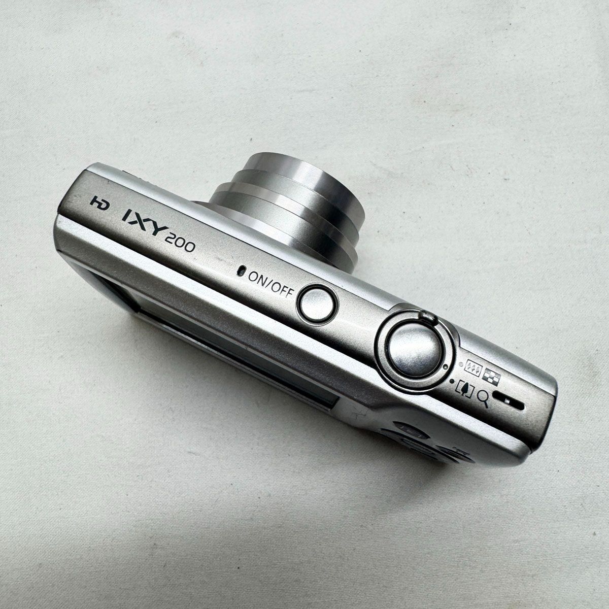 Canon IXY200 PC2333 HD 20MP 8x デジタルカメラ Red 基本動作確認済み