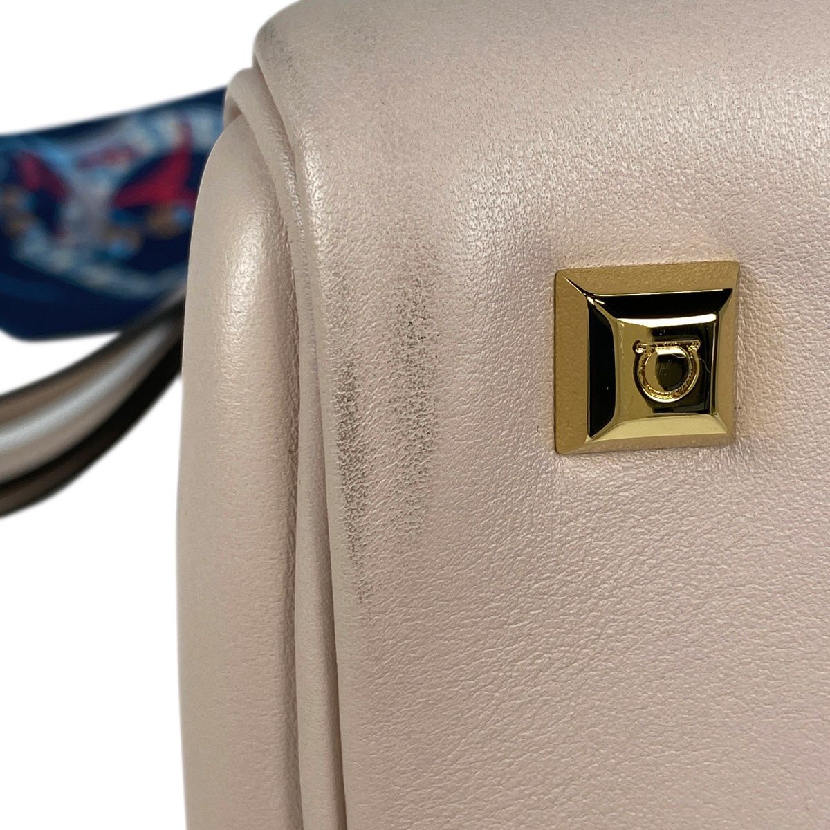サルヴァトーレフェラガモ Salvatore Ferragamo スタジオ ハンドバッグ 