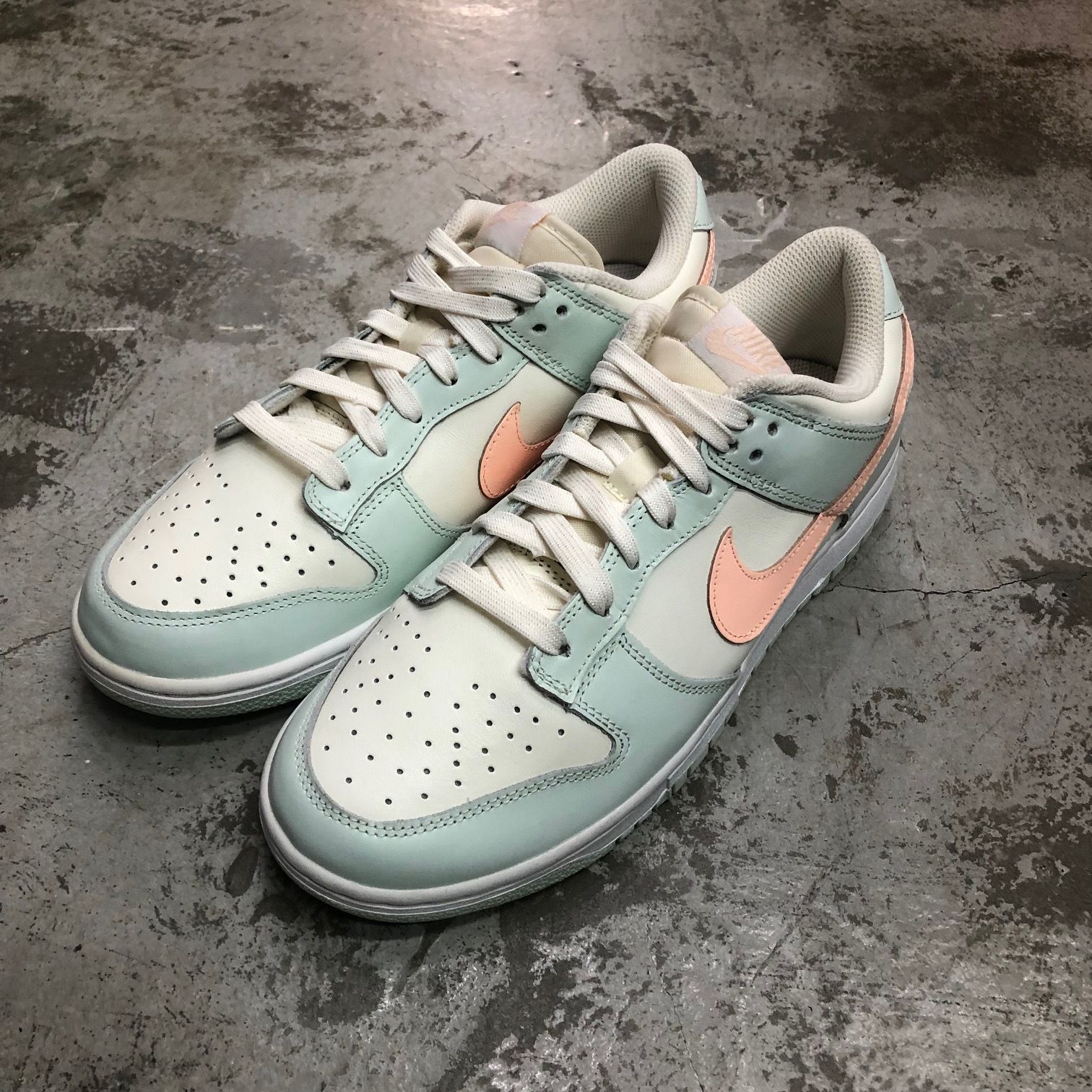 NIKE Women's Dunk Low Barely Green DD1503-104 ベアリー