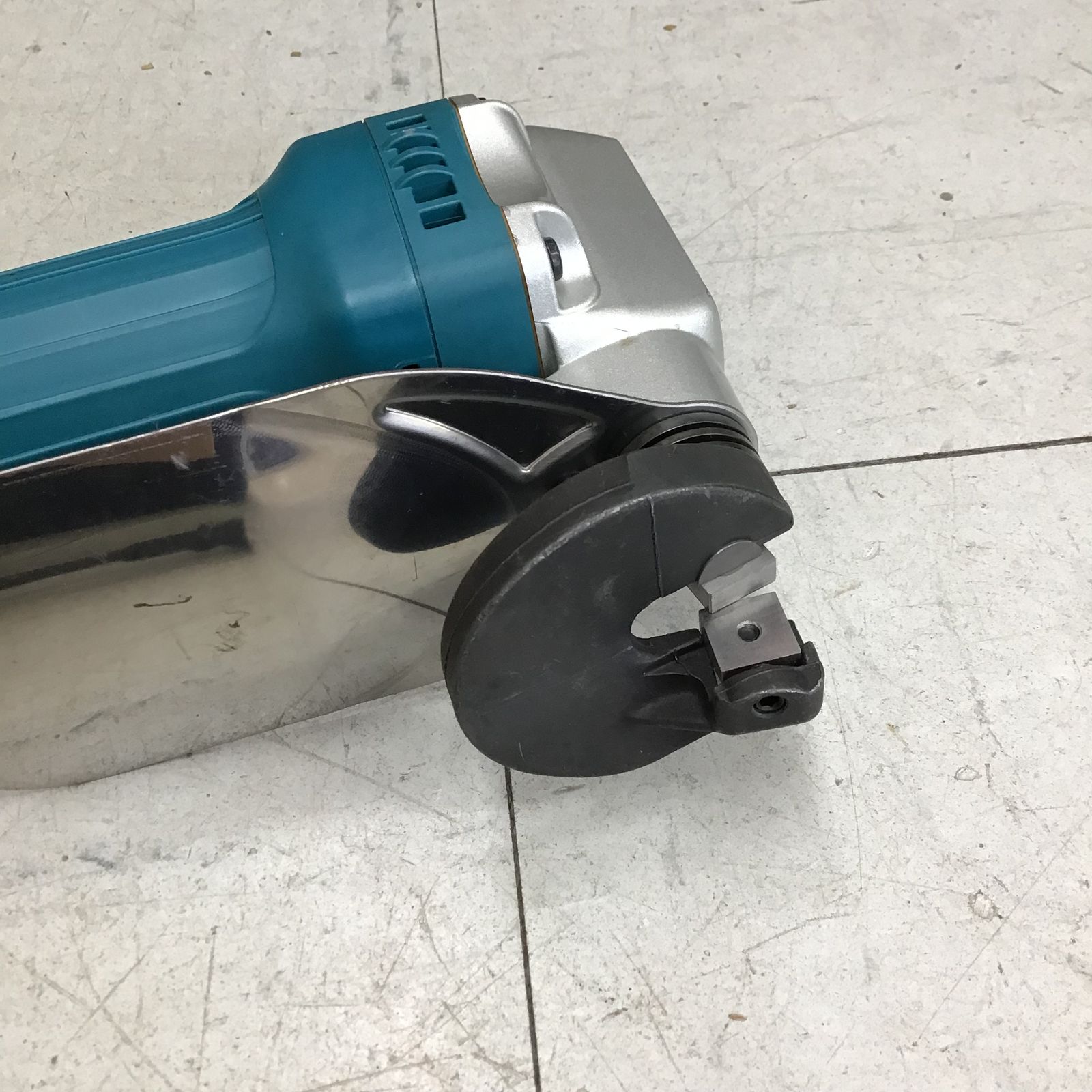 中古！送料無料！作動確認済み！シャー 1.6mm マキタ JS1602 ▽マキタ 1.6mmシャー JS1602 鴻巣店 - メルカリ