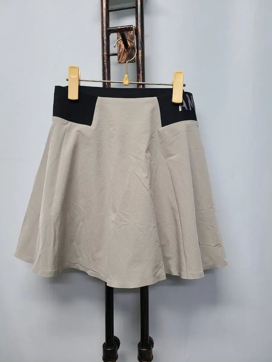 新品アメージングクリー AMAZゴルフレディーススカート AMAZINGCRE(アメージングクリー) レディース スカート:正規品