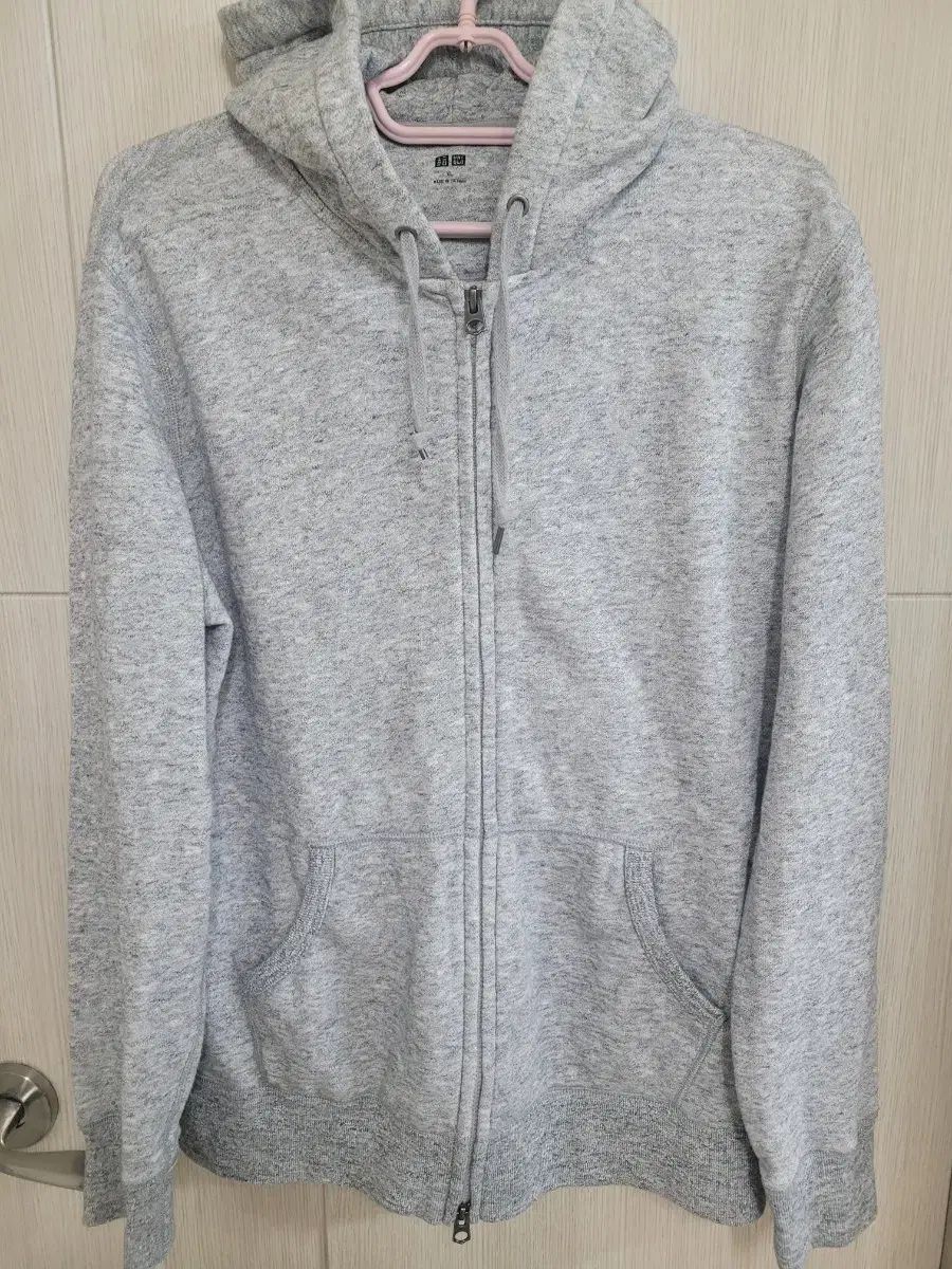 【雷市場（ポンジャン）商品韓国直送】 UNIQLO(ユニクロ) フード付き ジップアップパーカー 105 サイズ グレー