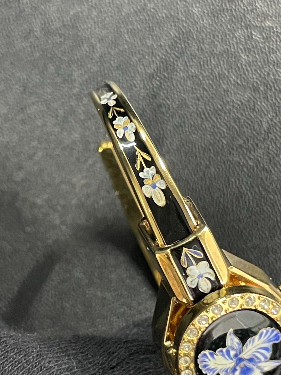Andre Mouche アンドレムッシュ カメオ　 バングル Andre Mouche アンドレムッシュ カメオバングル時計 - メルカリ
