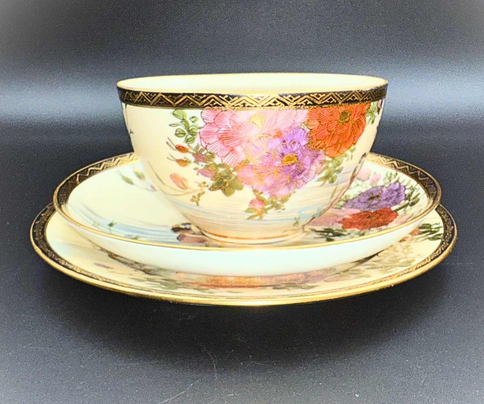 ❇️里帰り　カップ&ソーサー　Cup and saucer  薩摩焼　明治時代 ❇️里帰り カップ&ソーサー Cup and saucer 薩摩焼 明治時代