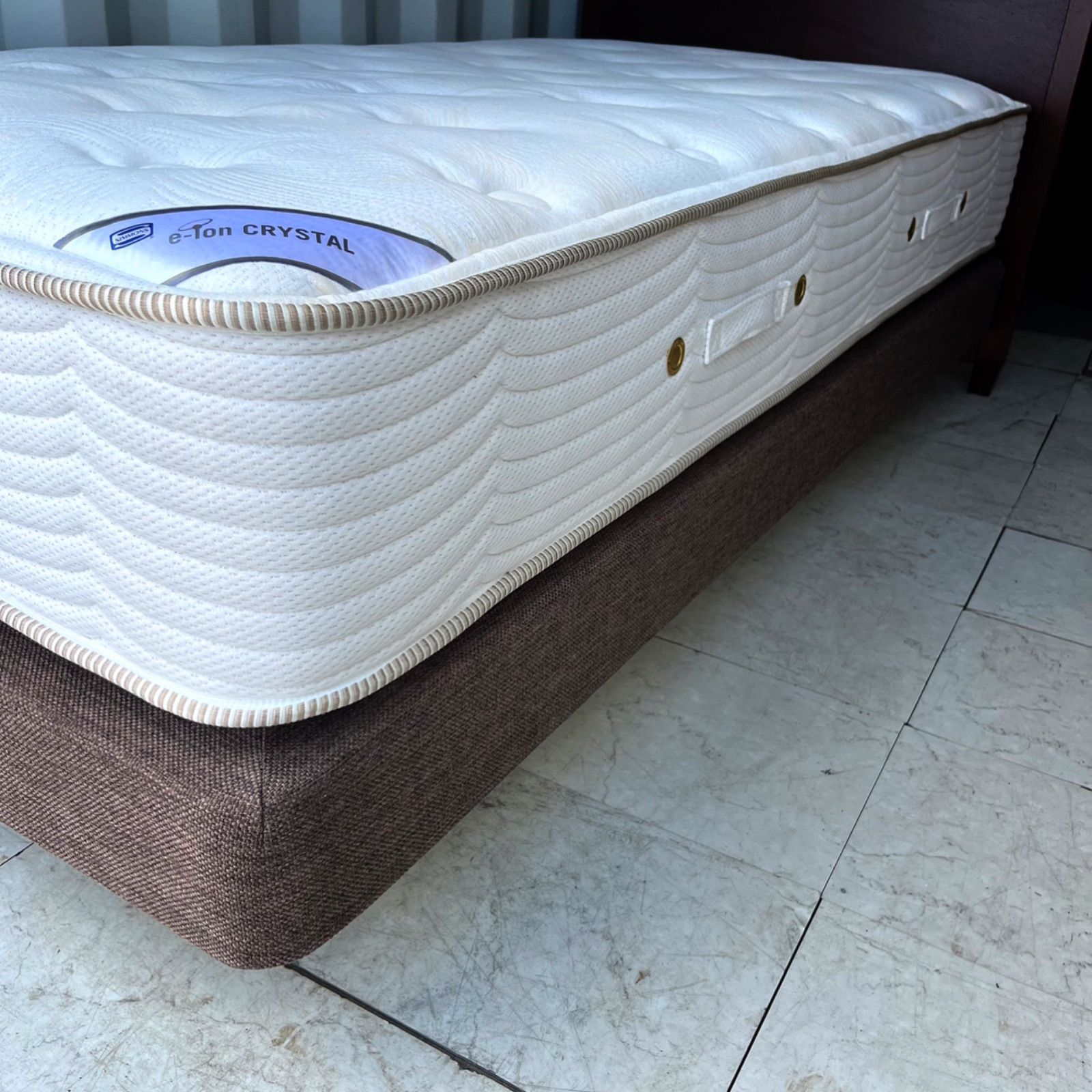 取付無料！シモンズ エグゼクティブeイオン シングルマットレス&ベッド