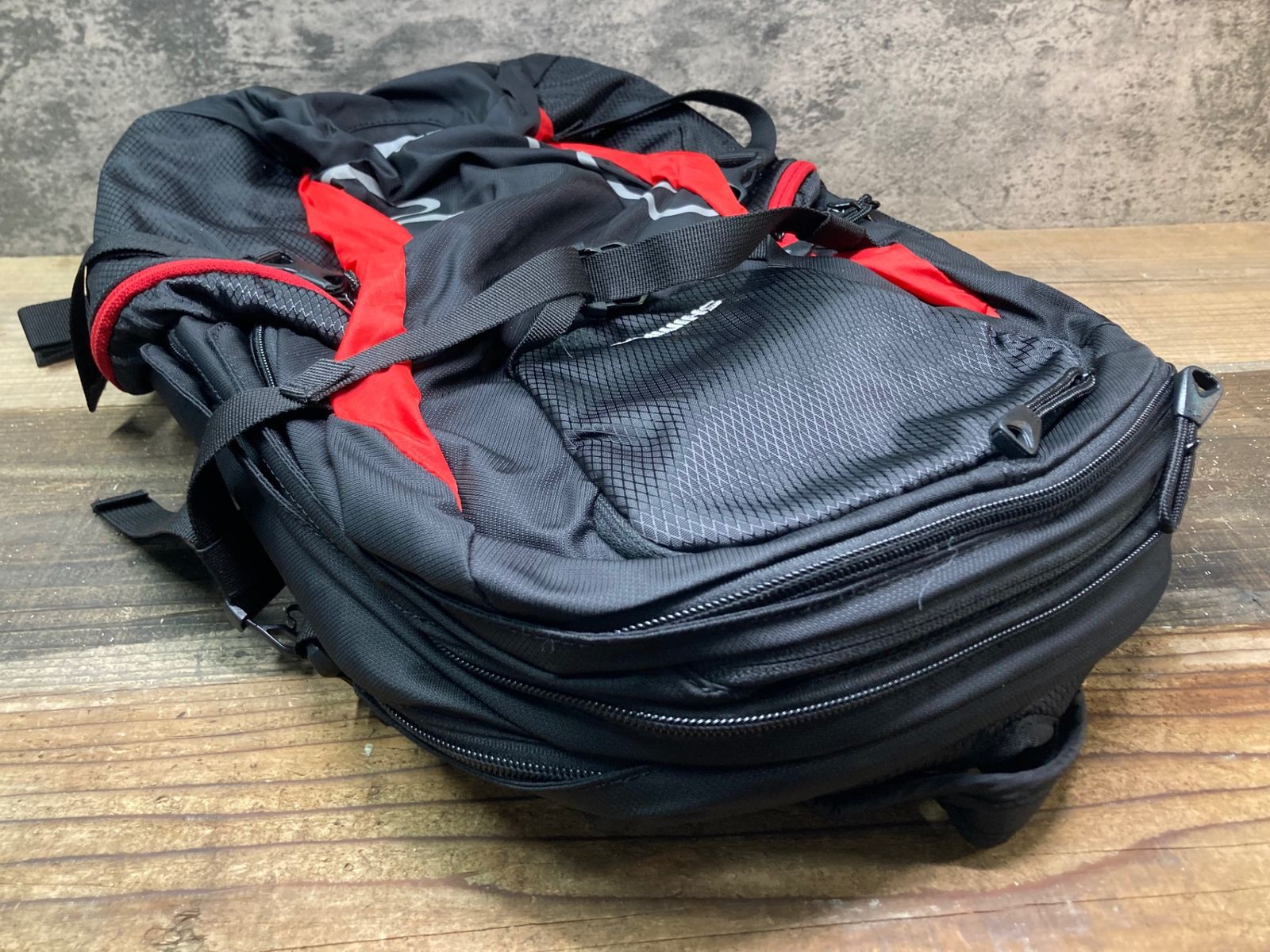 シマノ サイクリングバッグ IN588 シマノ SHIMANO T30 サイクリングバッグ バックパック 16L 黒