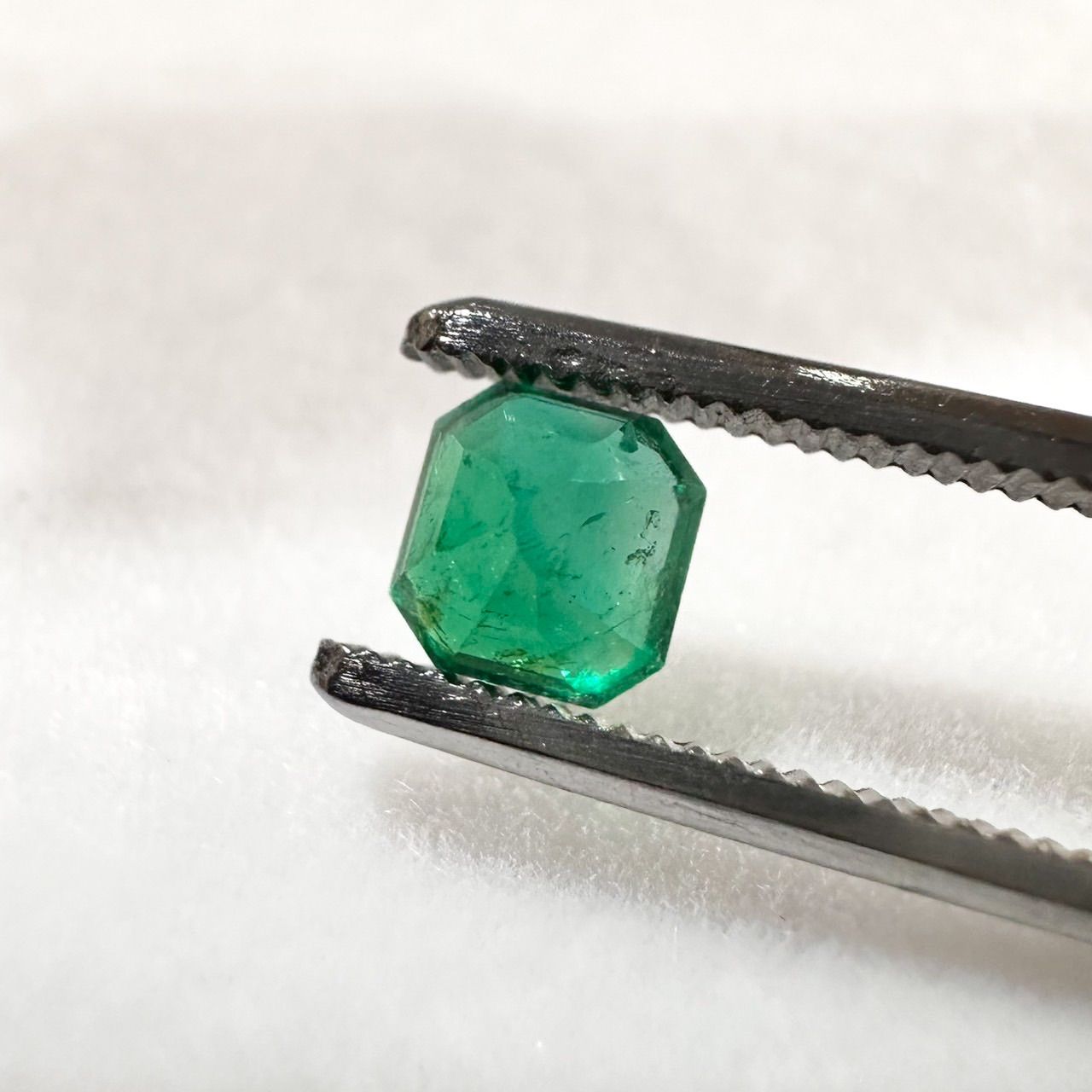 天然 エメラルド ルース 0.662ct 裸石 - メルカリ